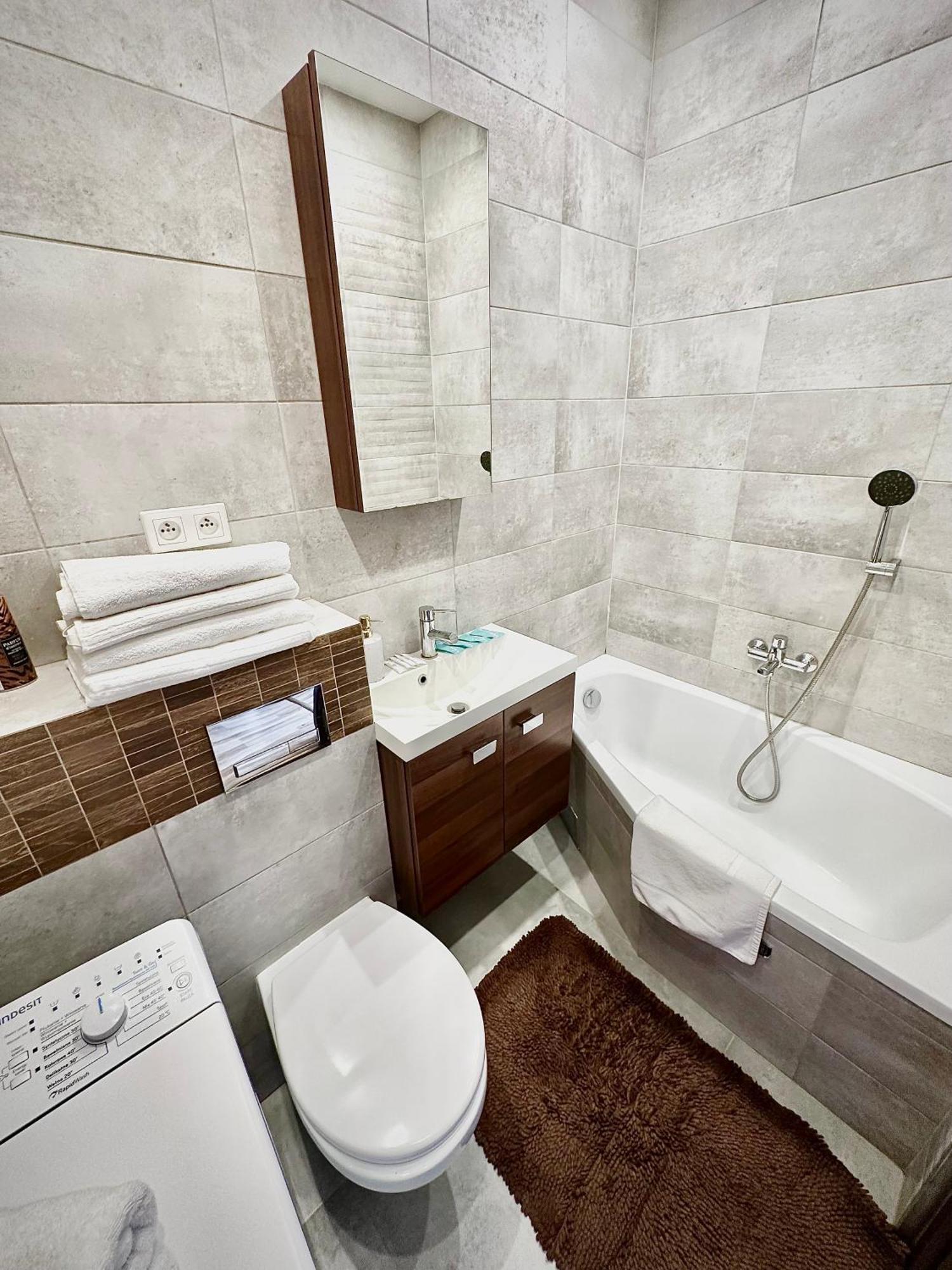 Apartament Blisko Centrum Apartment Varşovia Exterior foto